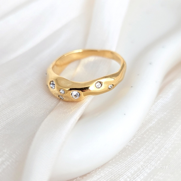 NEW Gold Spaced Diamond Ring - Picture 5 of 9